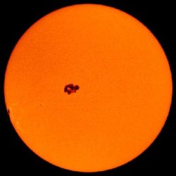 Two 600mm sunspots observatory palmia sun dslr visible filter second 1000 source